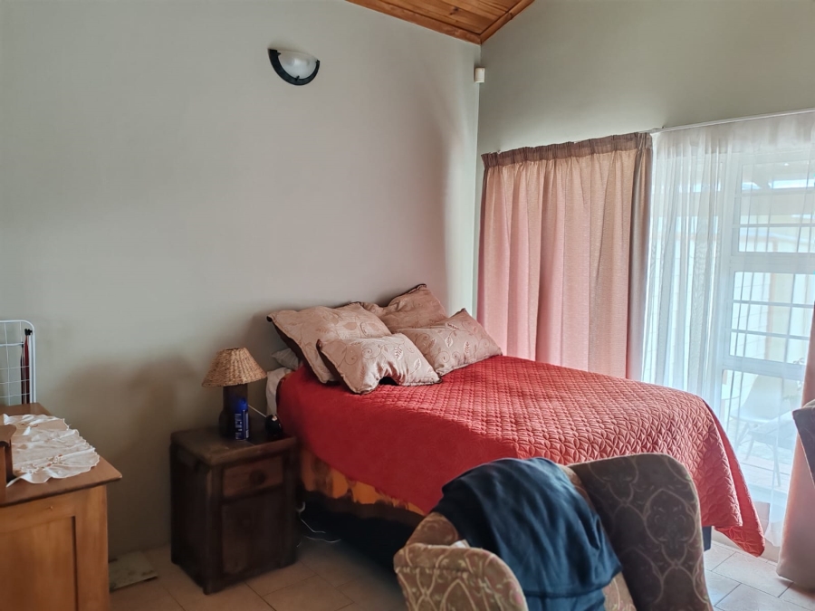 5 Bedroom Property for Sale in Perlemoenbaai Western Cape